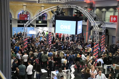 Maximizing B2B Brand ROI: The Strategic Guide to Trade Show Exhibits and Event Marketing